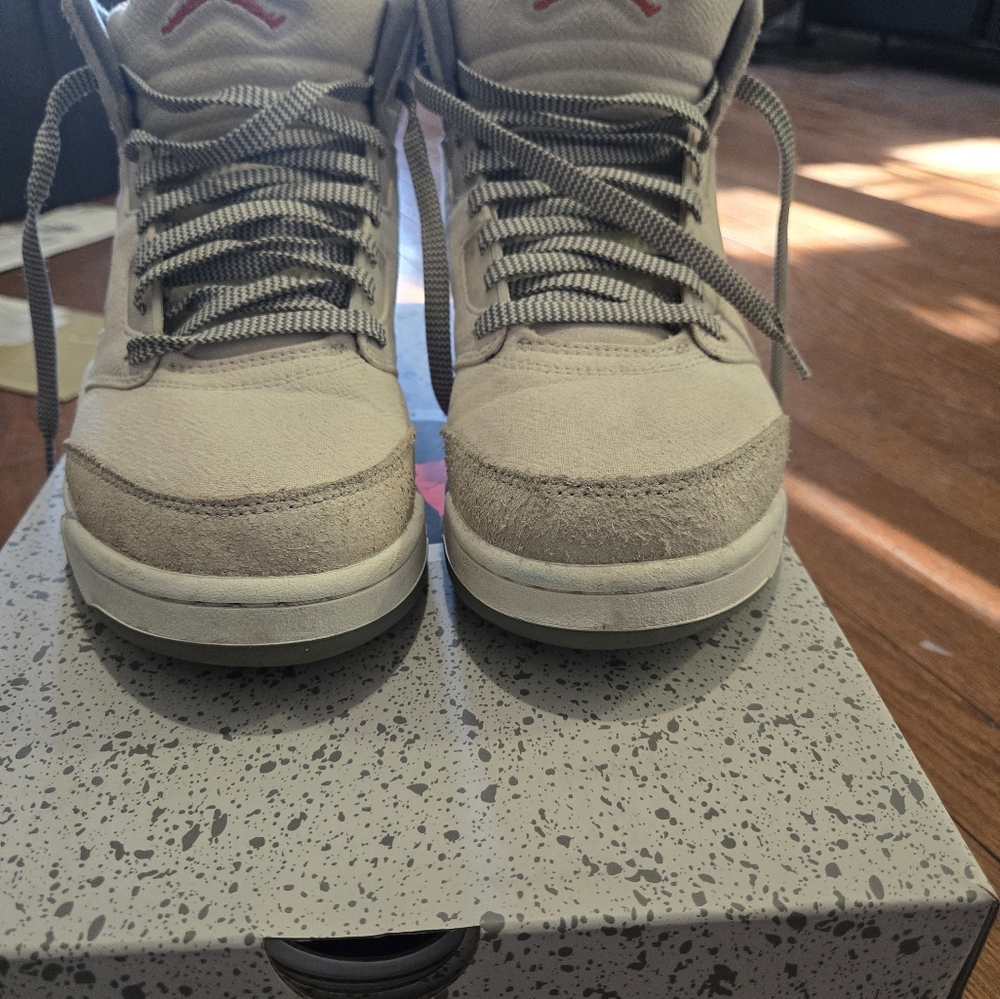 Air Jordan 5 Retro SE Craft.